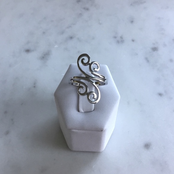 Sterling Silver Swirl Design Ring - Picture 10 of 16